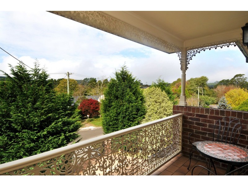 6 Devonshire Road, Robertson NSW 2577