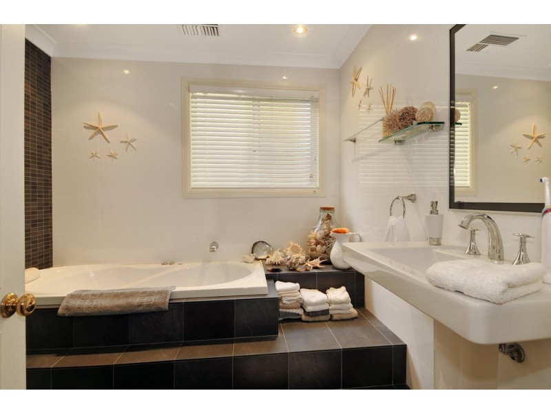 9 Church Road, Moss Vale NSW 2577