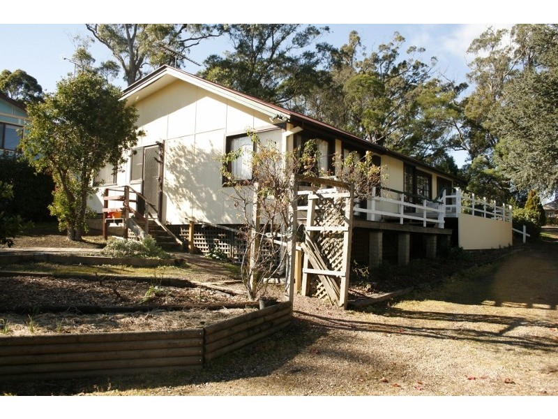 11 Ross Street, Bundanoon NSW 2578