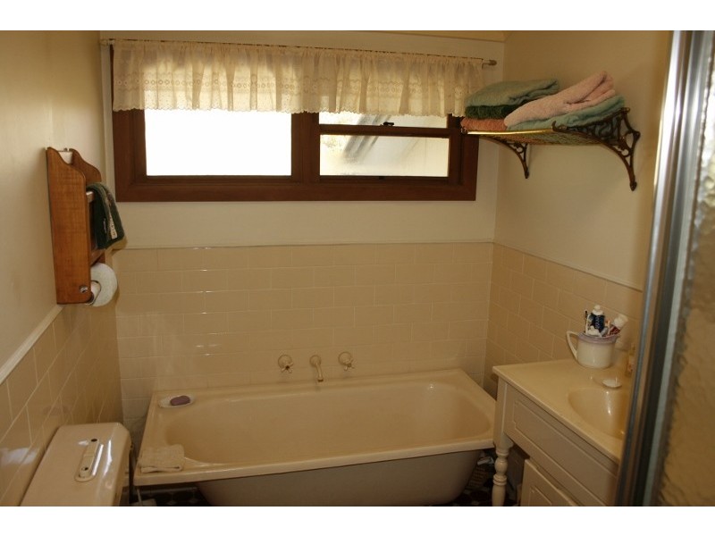 11 Ross Street, Bundanoon NSW 2578