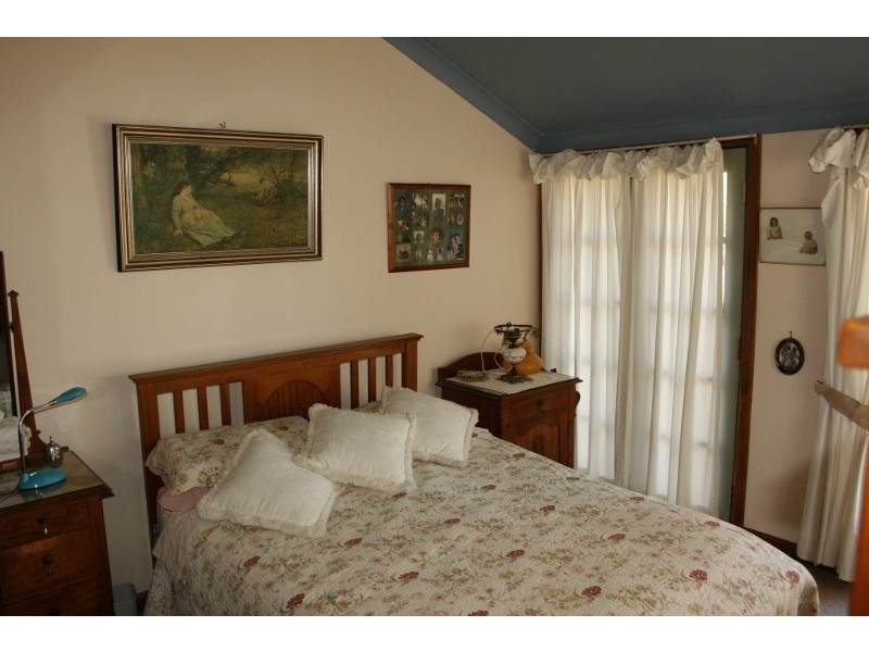 11 Ross Street, Bundanoon NSW 2578