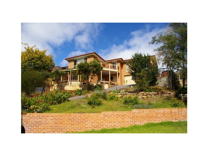 6 Dengate Crescent, Moss Vale NSW 2577