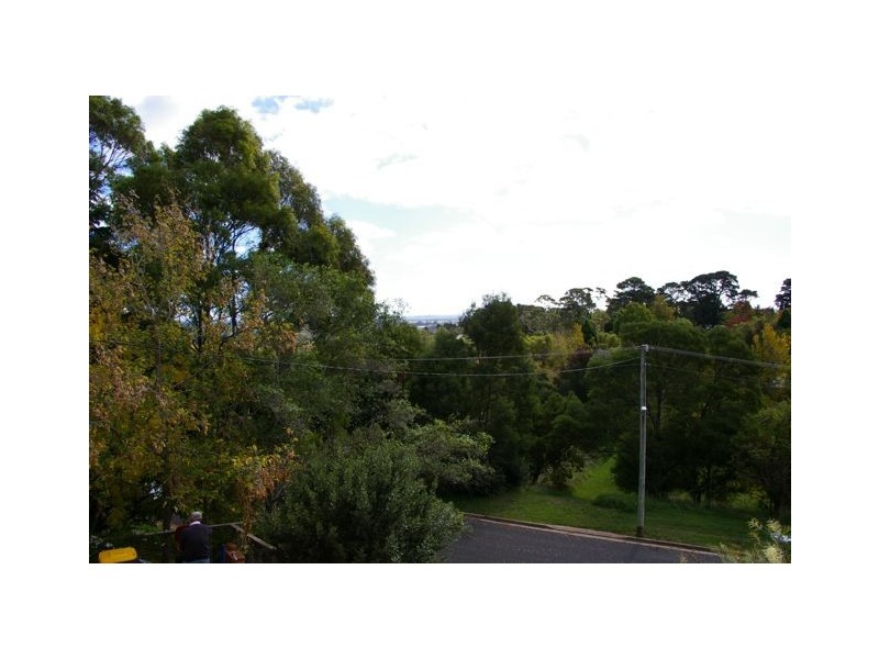 6 Dengate Crescent, Moss Vale NSW 2577