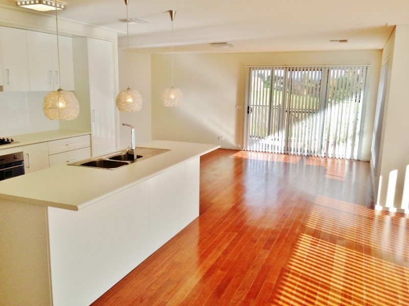 17 Henry Place, Young NSW 2594