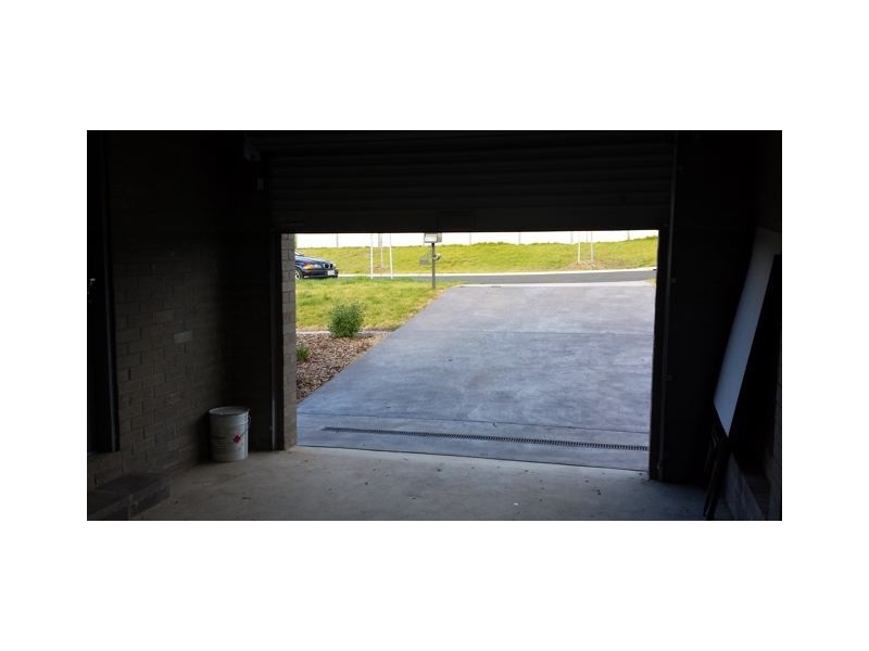 17 Henry Place, Young NSW 2594