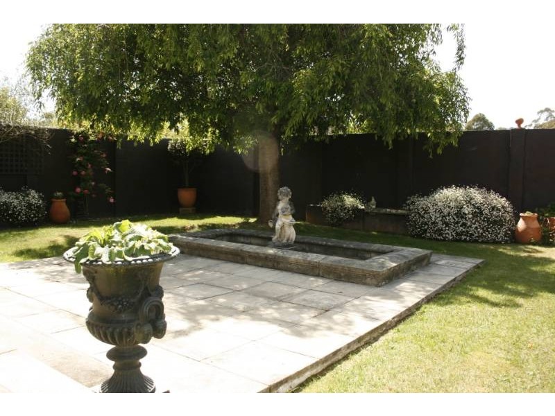 6 Larkin Close, Bundanoon NSW 2578