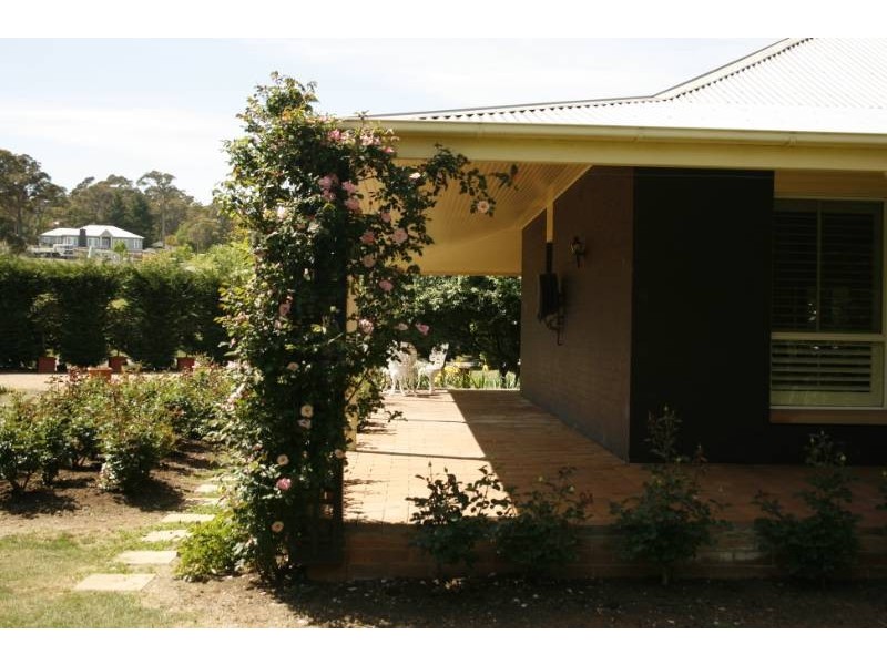 6 Larkin Close, Bundanoon NSW 2578