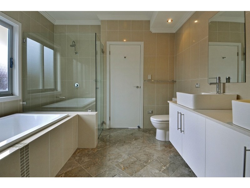 21 Pheasant Point Drive, Kiama NSW 2533