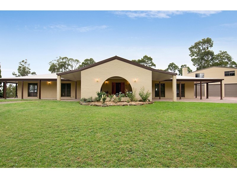 3 Giles Road, Seaham NSW 2324