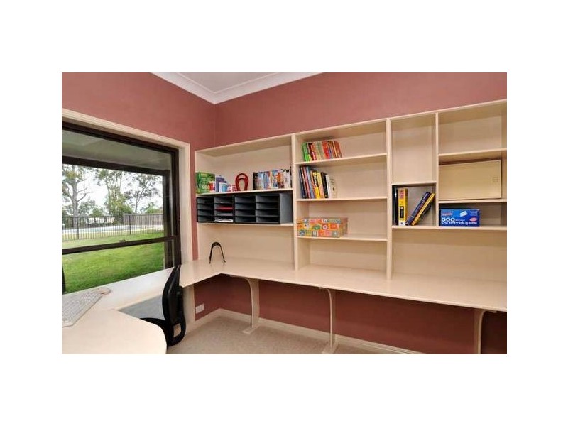 3 Giles Road, Seaham NSW 2324