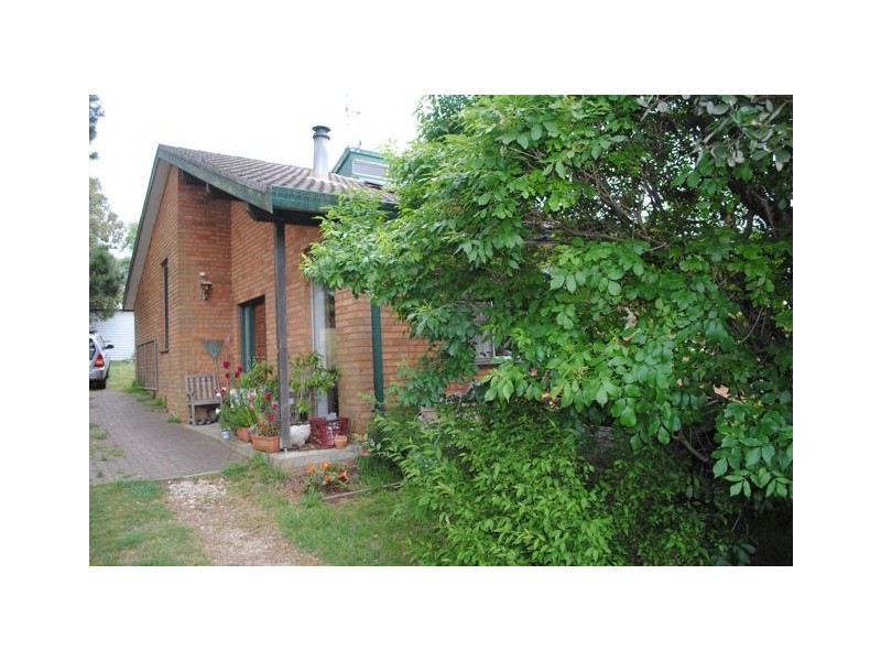 55 South Street, Robertson NSW 2577