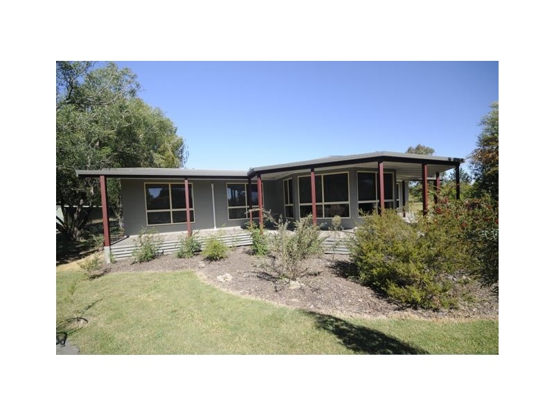 49 Beaconsfield Rd, Moss Vale NSW 2577