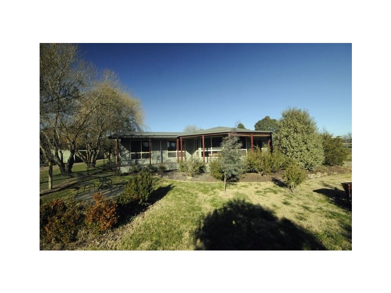 49 Beaconsfield Rd, Moss Vale NSW 2577