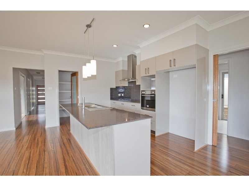 18 Hillview Avenue, Dungog NSW 2420