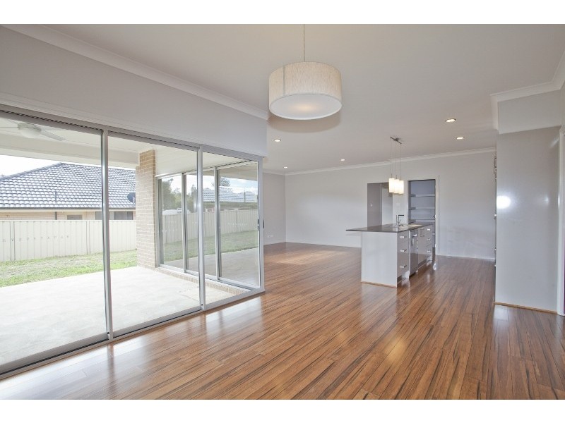 18 Hillview Avenue, Dungog NSW 2420