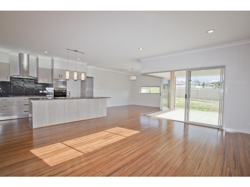 18 Hillview Avenue, Dungog NSW 2420