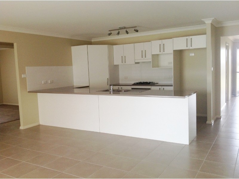 76 Hills Street, Young NSW 2594