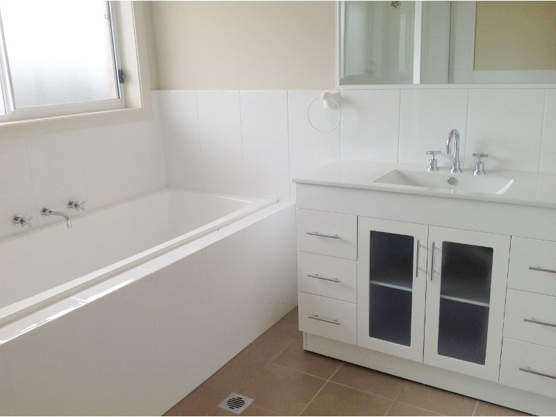 76 Hills Street, Young NSW 2594