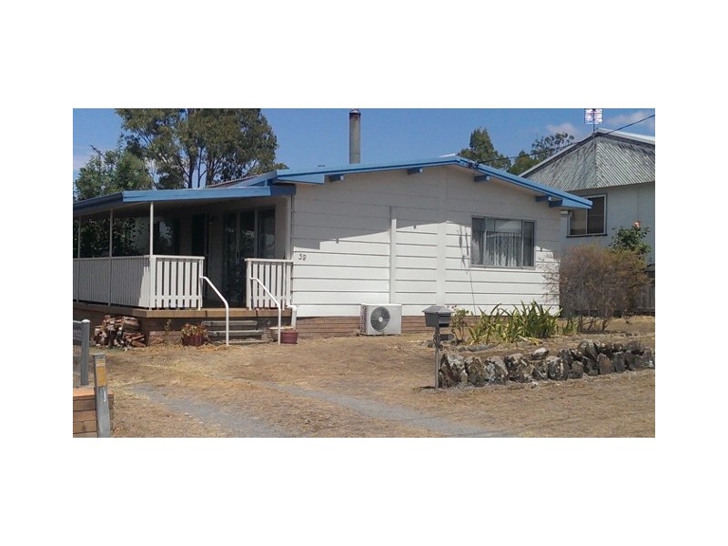 38 Mary Street, Dungog NSW 2420