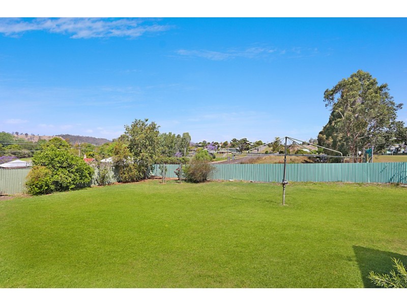 2 Chapman Street, Dungog NSW 2420