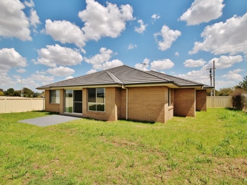 76 Hills Street, Young NSW 2594