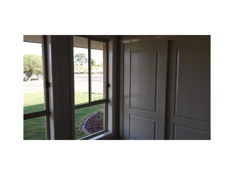 76 Hill Street, Young NSW 2594