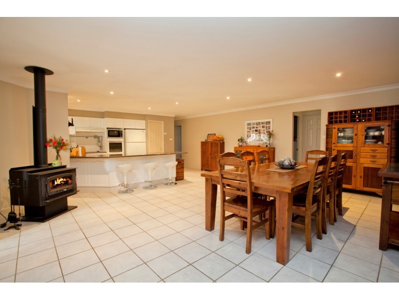 15 South Esk Drive, Seaham NSW 2324