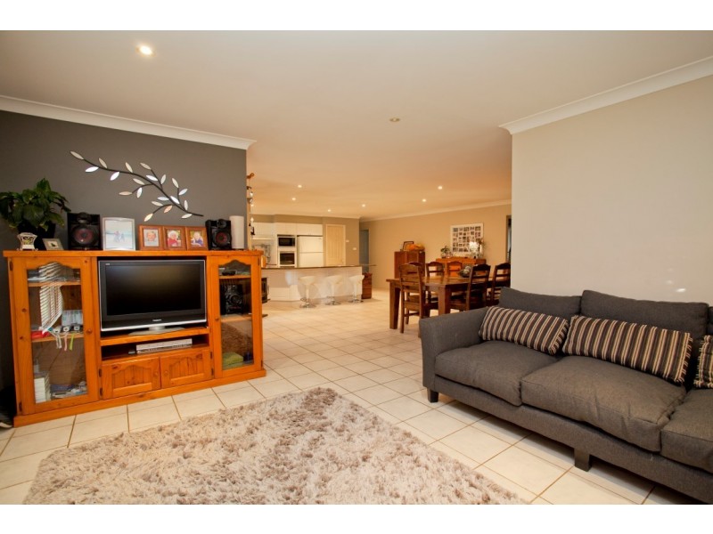 15 South Esk Drive, Seaham NSW 2324