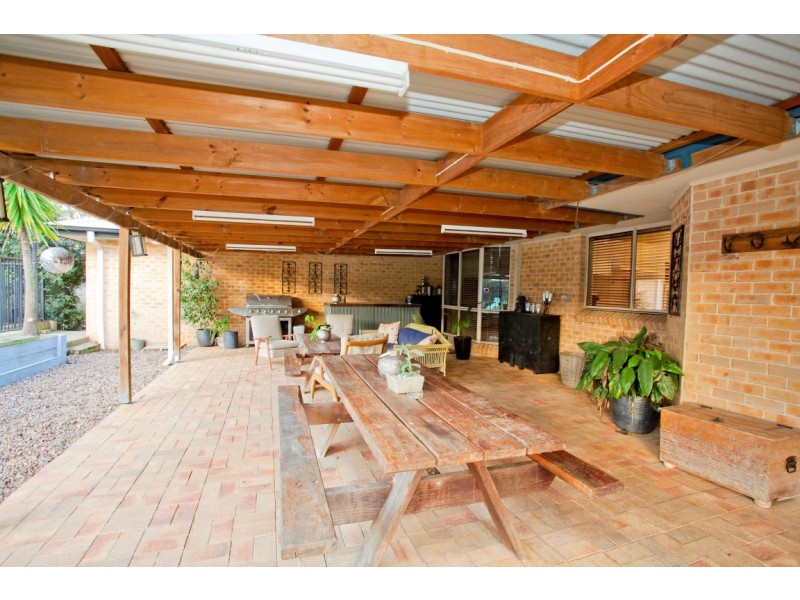 15 South Esk Drive, Seaham NSW 2324