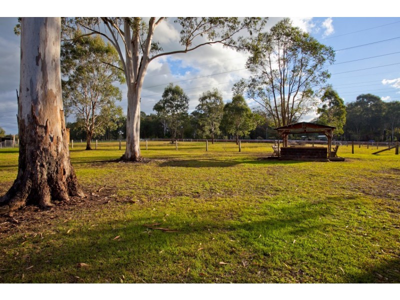 15 South Esk Drive, Seaham NSW 2324