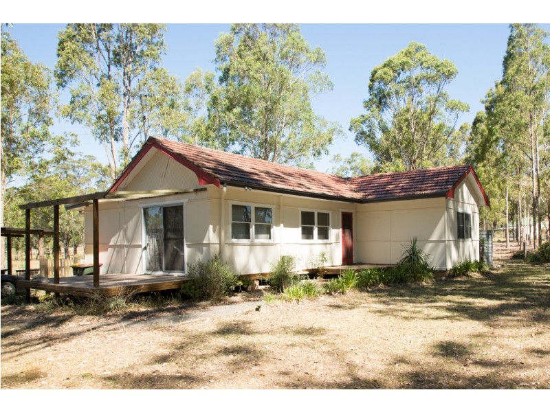 2 Oakendale Road, Glen Oak NSW 2320