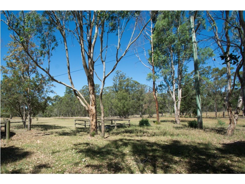 2 Oakendale Road, Glen Oak NSW 2320