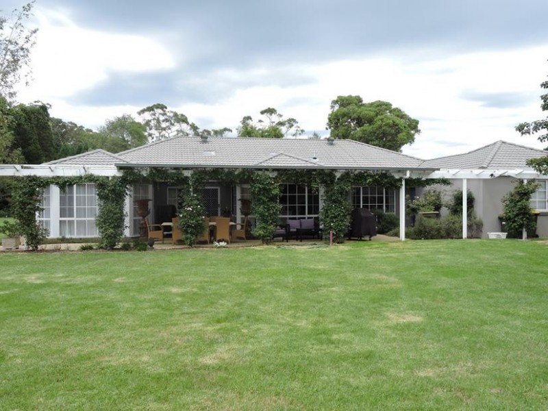 18 Stratford Way, Burradoo NSW 2576