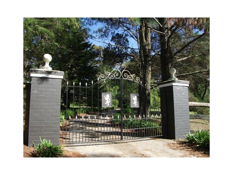 84 Newbury Drive, Penrose NSW 2579