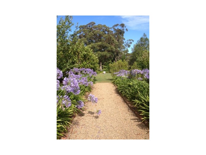 84 Newbury Drive, Penrose NSW 2579