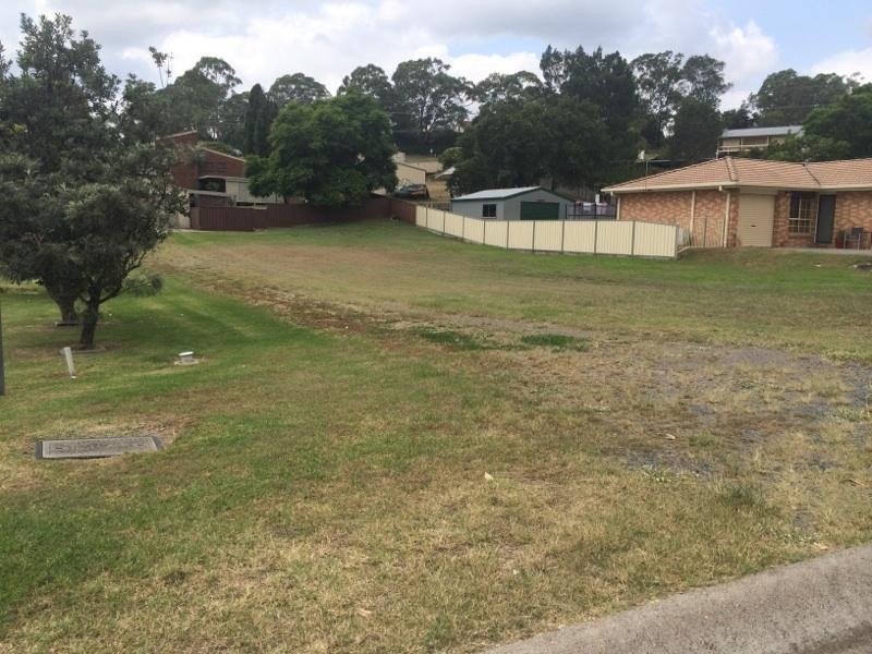 11 Hancock Avenue, Dungog NSW 2420