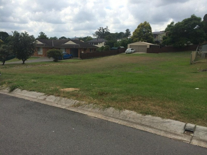 11 Hancock Avenue, Dungog NSW 2420