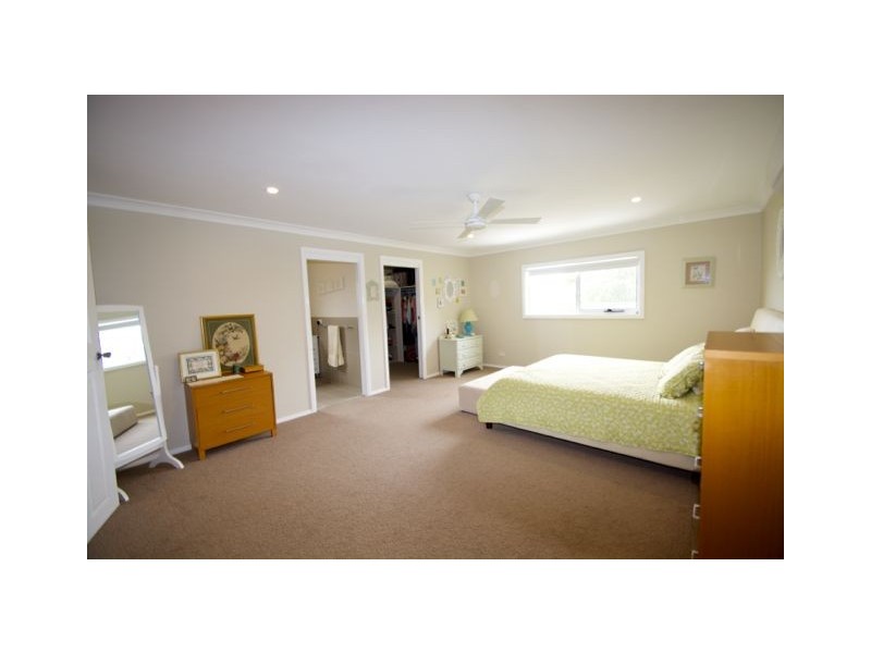 9 Carlton Avenue, Dungog NSW 2420