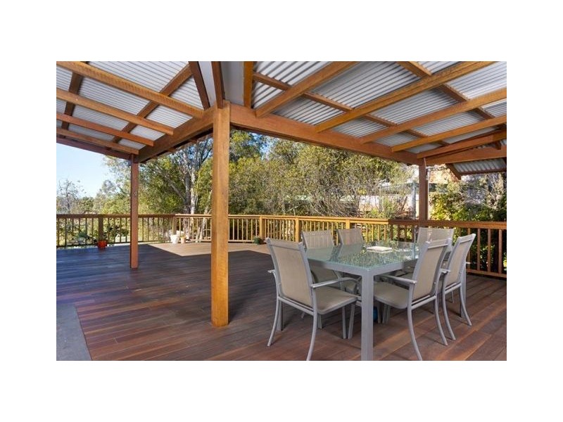 9 Carlton Avenue, Dungog NSW 2420