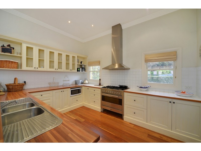 3 Evelyn Avenue, Bundanoon NSW 2578