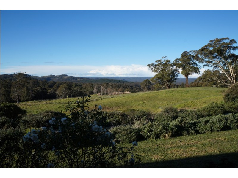 3 Evelyn Avenue, Bundanoon NSW 2578