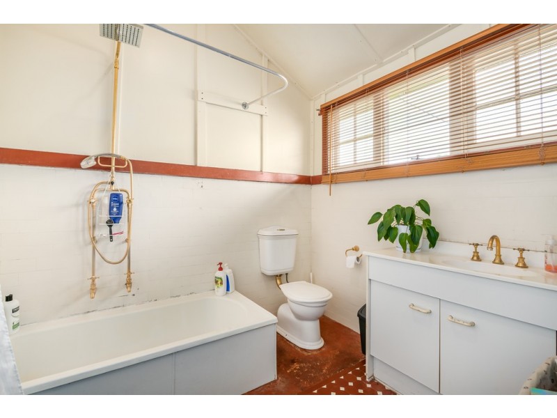 15 Dowling Street, Dungog NSW 2420