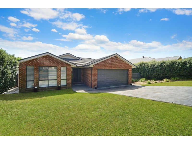 27 Kingsbury Circuit, Bowral NSW 2576
