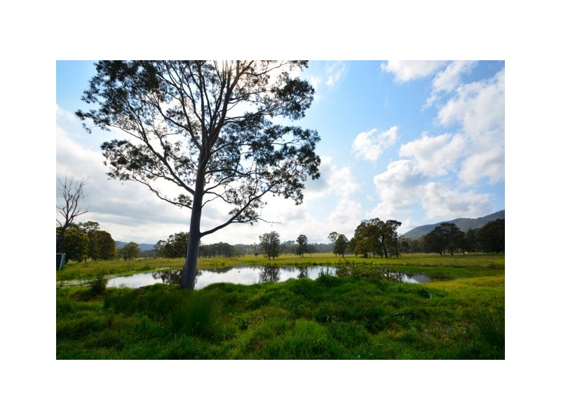 637 Dungog Road, Hilldale NSW 2420