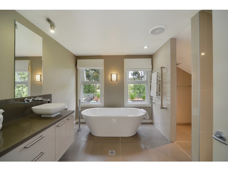 36 Corrie Road, Alpine NSW 2575