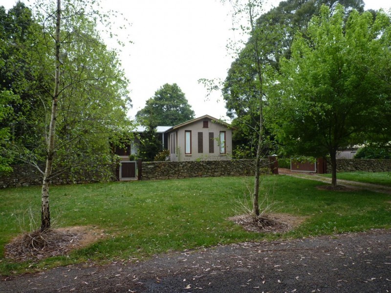 18 Charlotte St, Robertson NSW 2577