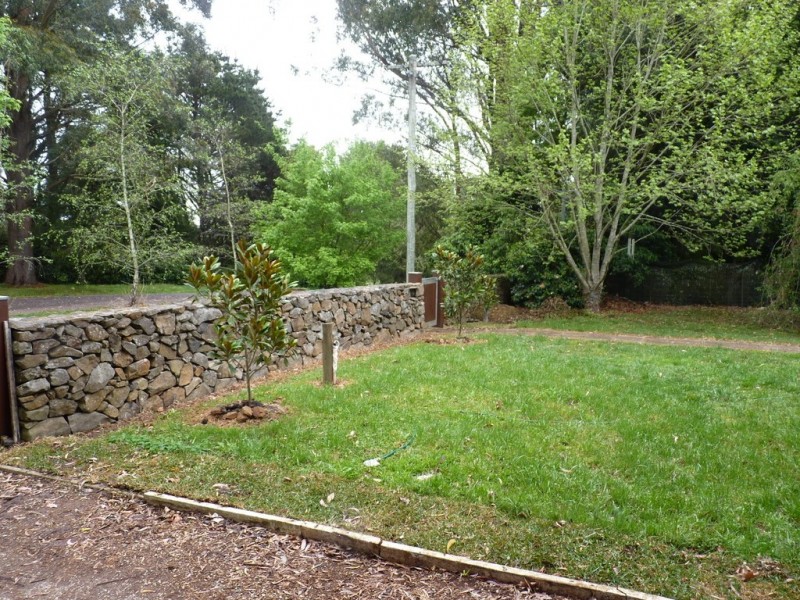 18 Charlotte St, Robertson NSW 2577