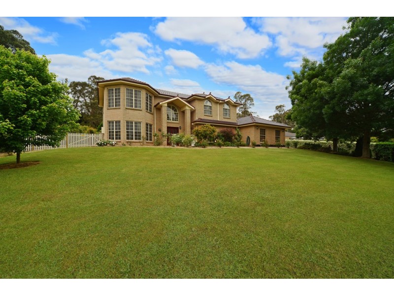 44 Highland Drive, Bowral NSW 2576