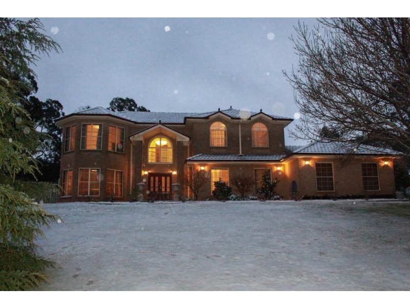 44 Highland Drive, Bowral NSW 2576