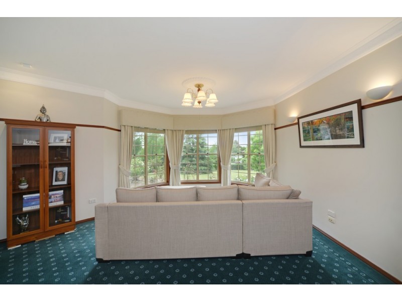 44 Highland Drive, Bowral NSW 2576